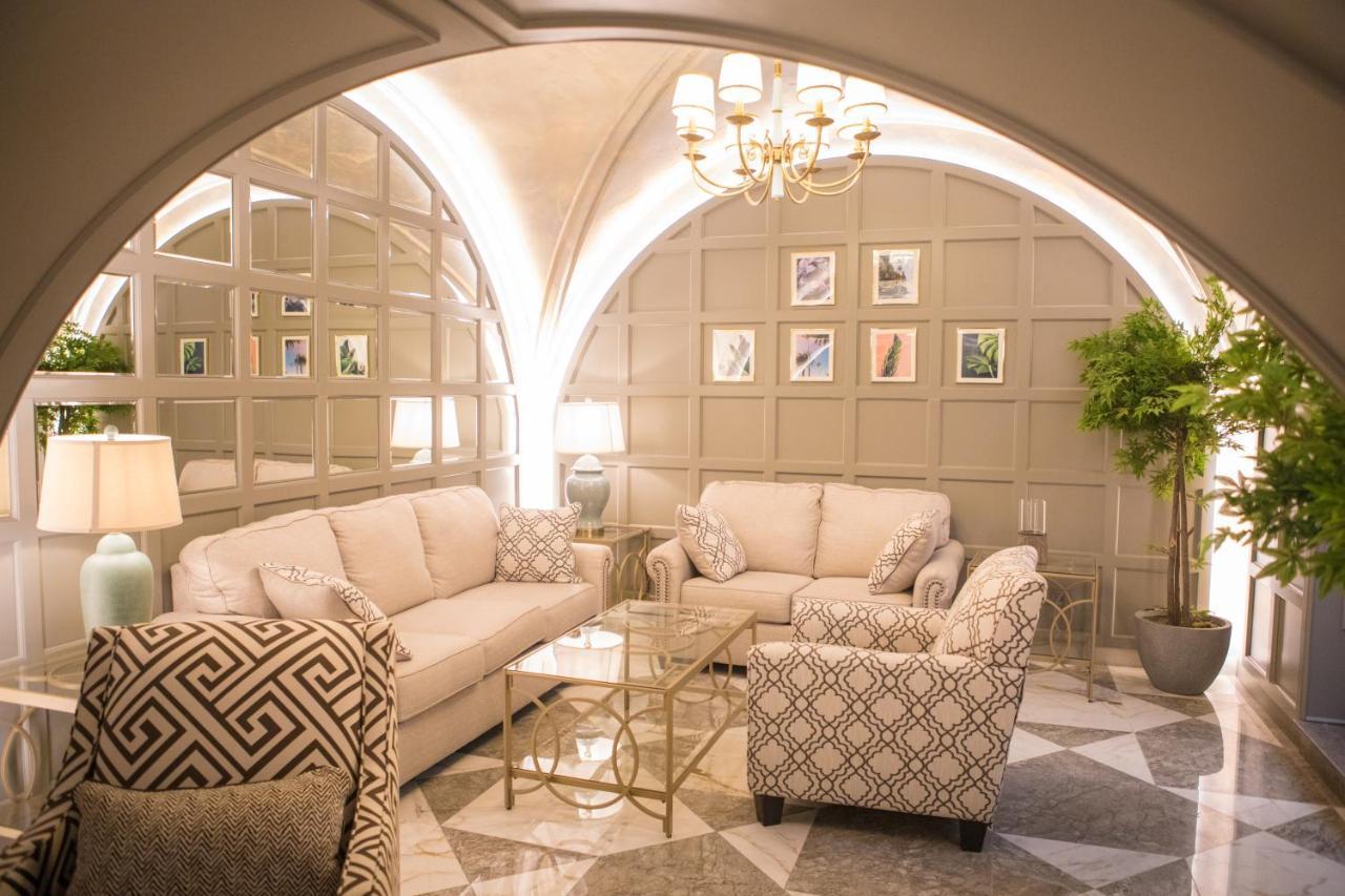 Theatrum Hotel Baku Kültér fotó The lobby of the hotel