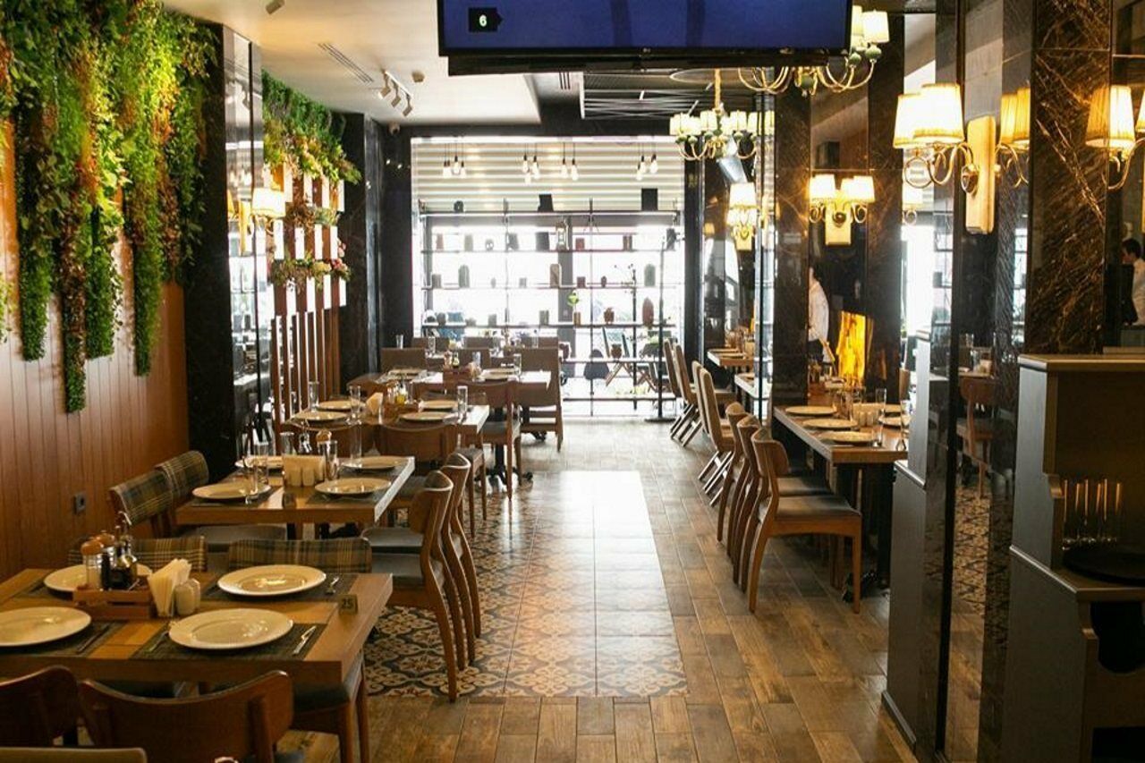 Theatrum Hotel Baku Kültér fotó Restaurant in Madrid